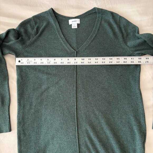 Old Navy Green V-neck Sweater. Size S. - Picture 5 of 5